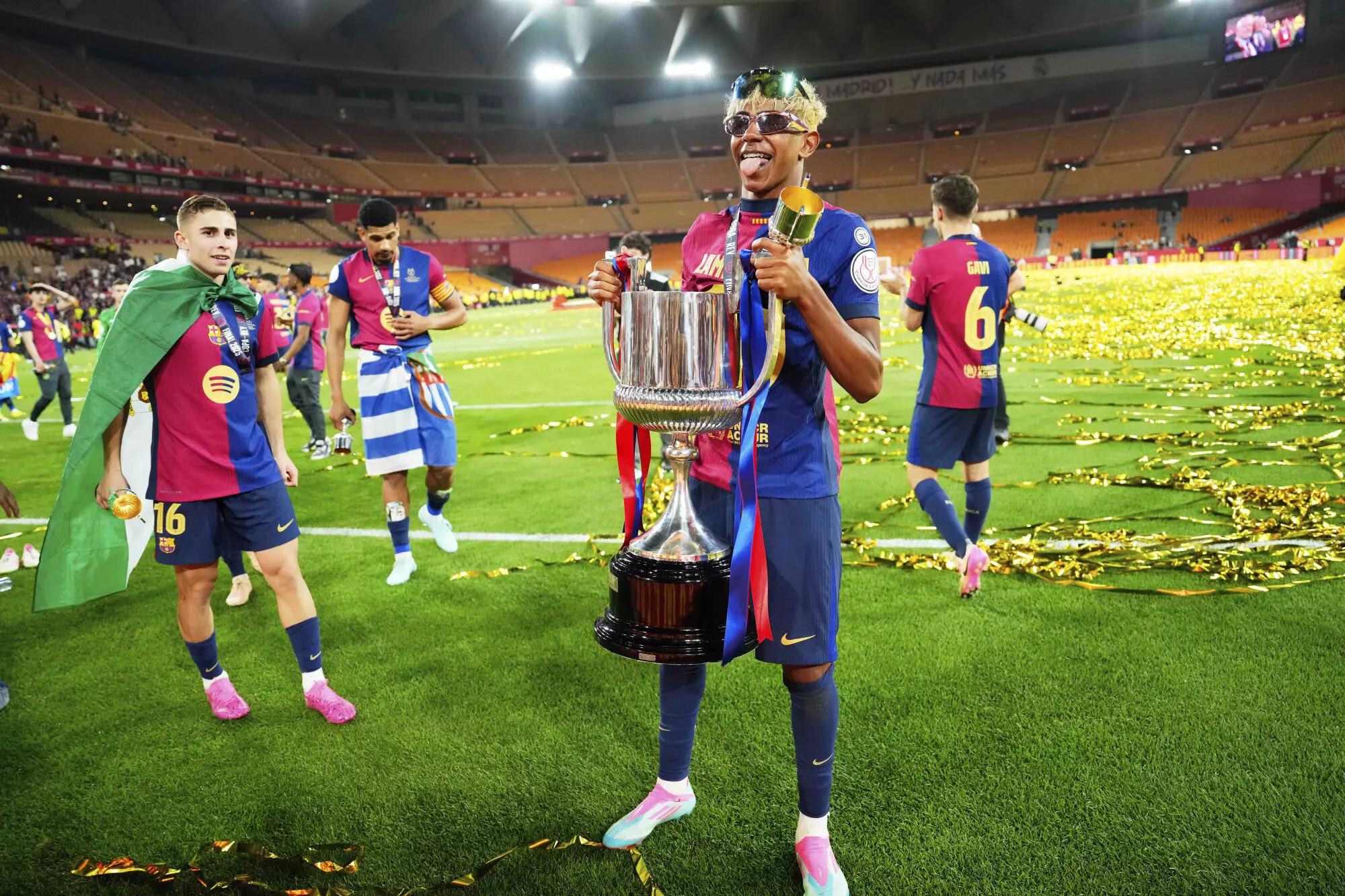 包含国际比赛日AC米兰调整名单以备国王杯，远射贴柱环节打磨，更衣室稳定，球队文化再被提及的词条